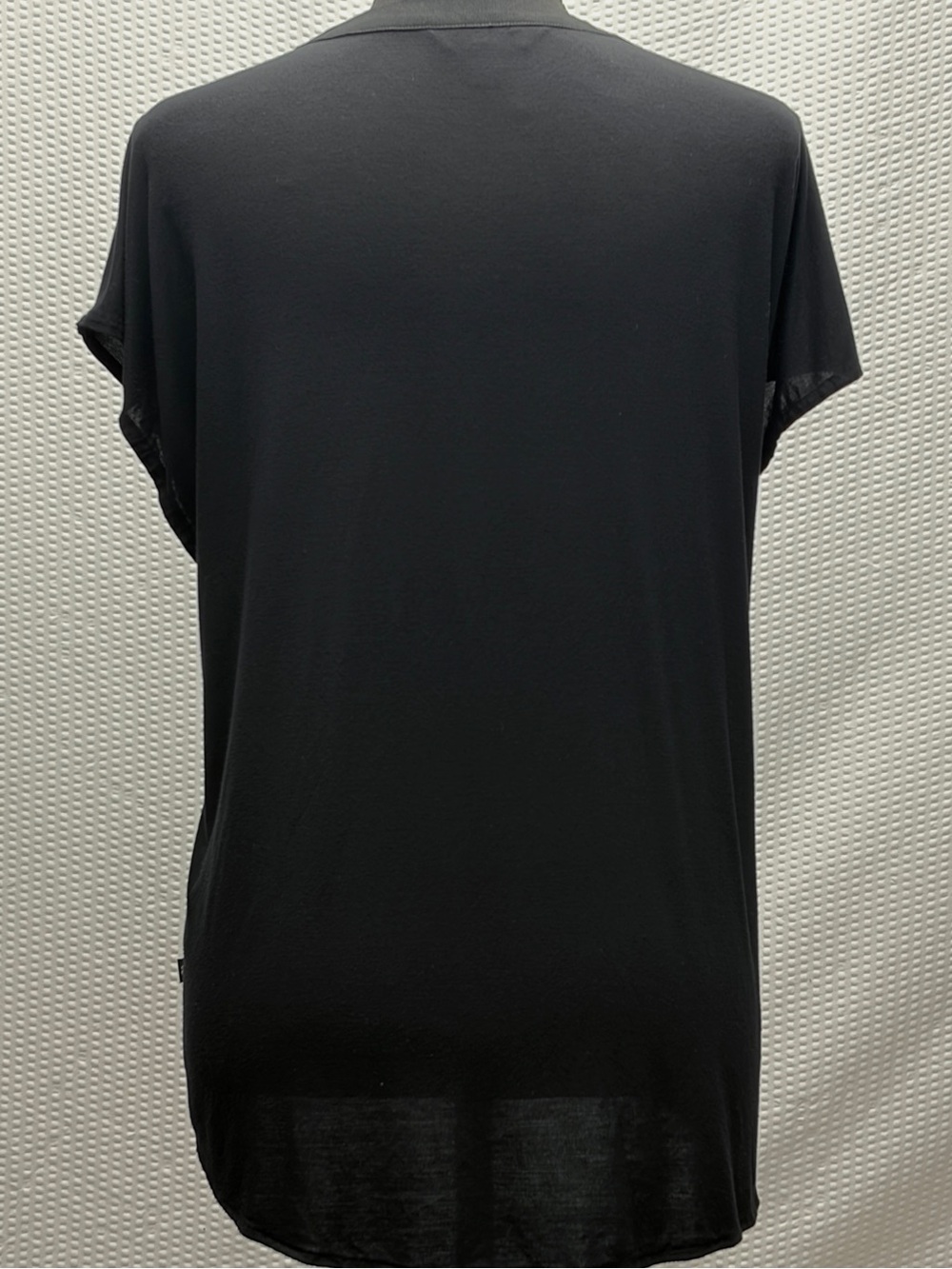 Banana Republic Blouse Women’s XL Black Sleeveless Deep V Neck EUC - Picture 2 of 5